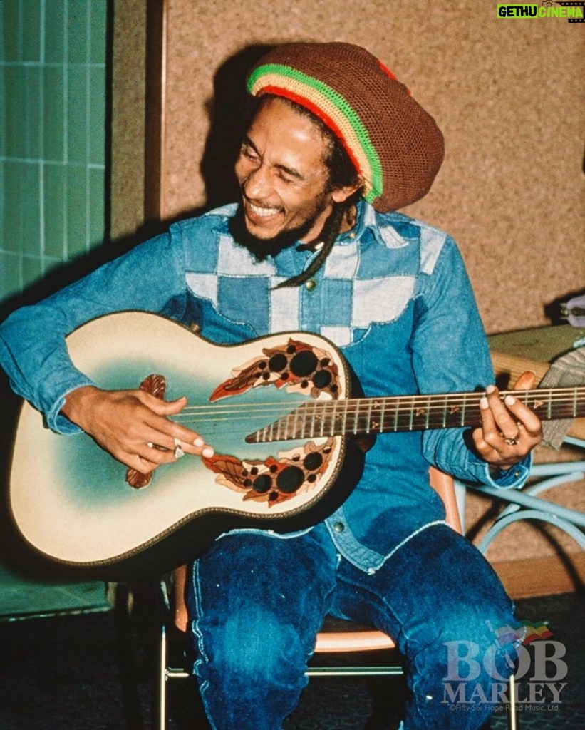 Bob Marley Instagram - “I love to see when you’re dancing from within!” #JumpNyabinghi #BobMarley 📍 Backstage in Milan, #Italy 🇮🇹 Uprising tour, 27 June 1980. 📸 Photo by #LynnGoldsmith. ©️ Fifty-Six Hope Road Music Ltd.