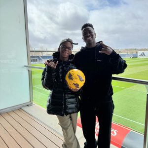 Boca de 09 Instagram - Tive que vim atrás buscar a pensão, esse pilantra pegou minha mae e disse que ia joga bola na quadra e nunca mas voltou.