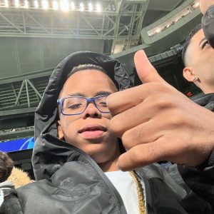 Boca de 09 Instagram - Tive que vim atrás buscar a pensão, esse pilantra pegou minha mae e disse que ia joga bola na quadra e nunca mas voltou.