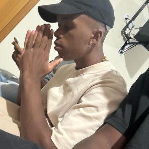 Boca de 09 Instagram - Tropa fui na igreja depôs de 5 anos e achei maravilhoso, amém Jesus, vou me aproximar mais de Deus 🙏