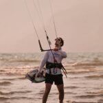 Boran Kuzum Instagram - KITE KITE KITE 🏄🏽‍♂️🌊 @fordturkiye @kiteacademy #GeleceğiBugündenYaşa #reklam Akyaka Kitesurf Beach