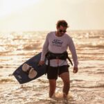Boran Kuzum Instagram - KITE KITE KITE 🏄🏽‍♂️🌊 @fordturkiye @kiteacademy #GeleceğiBugündenYaşa #reklam Akyaka Kitesurf Beach
