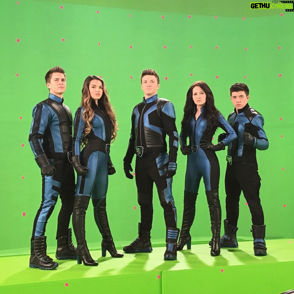 Bradley Steven Perry Instagram - Congrats to my team on the premier of our show last night. Proud to work with you guys everyday. #labratseliteforce