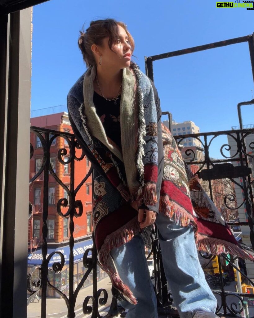 Brenna D'Amico Instagram - Fav new cardigan.♥️ Thank you @luciensagar ! NYC