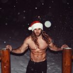 Brock O'Hurn Instagram - Just landed in CA for Christmas!! Just going to stand here and pretend I'm not freezing.. haha Merry Christmas Everyone ❤️🎅🏽🎁 Big Bear, CA