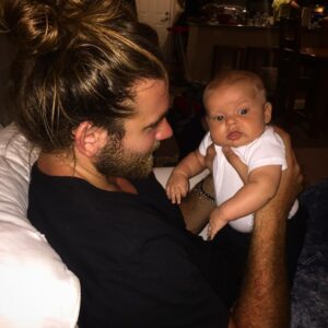 Brock O'Hurn Instagram - Doesn't get better than this ❤️❤️❤️❤️❤️ Newest addition to our family. My youngest nephew 👶🏼
Talk about a cute kid! 😳😍 #7WeekOldChickenMcNugget