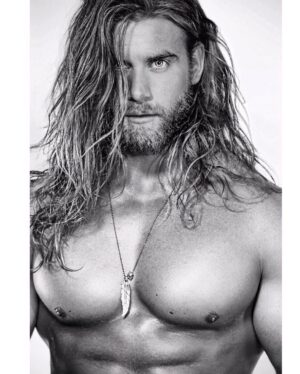 Brock O'Hurn Instagram - Some Monday's have that black and white feel 
Side note : I got that is that a d🍩nut face on lol
Hope you're Monday is incredible 🙏🏽 📷 : @ironmanmagazine