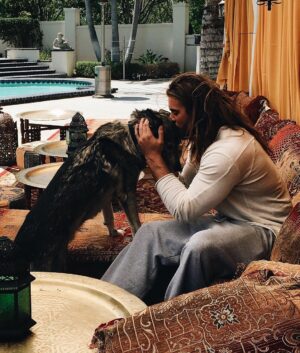 Brock O'Hurn Instagram - I love this wolf 🐺

Hope you get to spend your day with someone you love 🙏🏽
