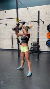 Brooke Ence Instagram - Todays IWT from @nakedprogram Daily Program IWT = Interval Weight Training The weightlifting portion in parts 1 & 2 are NOT where you win this workout. Think technique and strength. This is where you are essentially taxing your system before hitting the conditioning piece with your 💯 effort. The “workout” is really in the cardio piece. If you’re looking to score your workout - Part 1: total burpees Part 2: 400m run TIME GIVE THIS A TRY 🌶 Get signed up ➡️ www.nakedtraining.app #itmakesence #nakedtrainingprogram