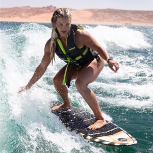 Brooke Ence Instagram - Fresh water OR salt water 

What do you prefer? 

Im a lake girl through and through 🚤 ☀️🏄‍♀️

@nakedprogram 2021 Retreat 
📷: @emomphoto 
#itmakesence #nakedtrainingprogram #southernutah #lakelife