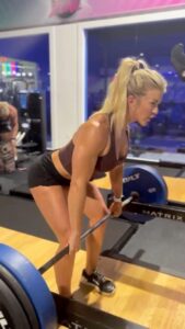 Brooke Ence Instagram - “Back day” with @camillelbaz and @davefreakinlipson 💪🏼 #itmakesence #nakedtrainingprogram @nakedprogram