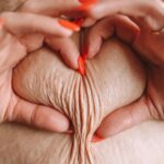 Bryce Dallas Howard Instagram - #MothersDay2023 Collection 🌹⁣⁣ ⁣⁣ 1- My glorious mama Cheryl Howard surrounded by three of her babies who love her SO much. ⁣⁣ ⁣⁣ 2- @wittyotter with the truth about why we call moms superheroes… ⁣⁣ ⁣⁣ 3- This kid knows what’s up between mom and dad 🤣⁣⁣ ⁣⁣ 4- A celebration of the aunties who mother and care for our kids and communities ⁣⁣ ⁣⁣ 5- A loving reminder from @thebirdspapaya that we are “capable of growth without breaking”⁣⁣ ⁣⁣ 6- An illustration of the many Mother’s Day experiences from @murphyandmeco ⁣⁣ ⁣⁣ 7- A sign: “Too many American mothers have children stolen by gun violence. This Mother’s Day, let’s give them ACTION on assault weapons.” @momsdemand⁣⁣ ⁣⁣ 8- @keke 🙌🏻🙌🏻