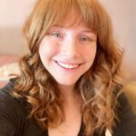 Bryce Dallas Howard Instagram - After ➡️ Before! I love these curls 😍 ⁣ ⁣ [ID: BDH shows off her new curly hair (using the Satin Heatless Curling Set by Kitsch) with transformative after and before selfies.]