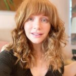 Bryce Dallas Howard Instagram - After ➡️ Before! I love these curls 😍 ⁣ ⁣ [ID: BDH shows off her new curly hair (using the Satin Heatless Curling Set by Kitsch) with transformative after and before selfies.]