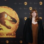 Bryce Dallas Howard Instagram - From a magical dinner at La Casa Azul and virtual dinosaur installations in Trafalgar Square, to all the beautiful people I’ve met and have gotten the chance to reunite and work with along the way, this #JurassicWorldDominion tour has been incredibly special 🧡 Thank you Mexico City & London for making my first proper trip out into the world since 2020 one I’ll never forget!! 🦖 ⁣⁣⁣⁣ ⁣⁣⁣⁣ Makeup: Kara Bua (@karayoshimotobua) ⁣⁣⁣⁣ Mexico Hair: Jenny Cho (@jennychohair) ⁣⁣⁣⁣ London Hair: Christian Wood (@cwoodhair)⁣⁣ Manicure: Sarah Chue (@chuenails) ⁣ ⁣ [ID: The cast of Jurassic World Dominion, in various configurations and black-tie gowns and suits, pose in front of the Jurassic World logo for the Mexico City and London premieres of the movie]