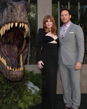 Bryce Dallas Howard Instagram - Thank you LA for such a fabulous premiere of our little dino movie! I can’t say it enough: Jurassic family, I love you 💚⁣⁣
⁣⁣
We’re down to mere hours, folks – #JurassicWorldDominion is in theaters *this Friday* June 10! Comment with a 🦖 if you have your tickets⁣⁣
⁣⁣
[ID: A slideshow of BDH with her Jurassic family at the premiere of Jurassic World Dominion at the TCL Chinese Theatre. She wears a cutout black @alexperryofficial dress and jewelry by @ireneneuwirth]