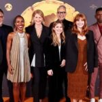 Bryce Dallas Howard Instagram - From a magical dinner at La Casa Azul and virtual dinosaur installations in Trafalgar Square, to all the beautiful people I’ve met and have gotten the chance to reunite and work with along the way, this #JurassicWorldDominion tour has been incredibly special 🧡 Thank you Mexico City & London for making my first proper trip out into the world since 2020 one I’ll never forget!! 🦖 ⁣⁣⁣⁣ ⁣⁣⁣⁣ Makeup: Kara Bua (@karayoshimotobua) ⁣⁣⁣⁣ Mexico Hair: Jenny Cho (@jennychohair) ⁣⁣⁣⁣ London Hair: Christian Wood (@cwoodhair)⁣⁣ Manicure: Sarah Chue (@chuenails) ⁣ ⁣ [ID: The cast of Jurassic World Dominion, in various configurations and black-tie gowns and suits, pose in front of the Jurassic World logo for the Mexico City and London premieres of the movie]