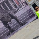Bryce Dallas Howard Instagram - From a magical dinner at La Casa Azul and virtual dinosaur installations in Trafalgar Square, to all the beautiful people I’ve met and have gotten the chance to reunite and work with along the way, this #JurassicWorldDominion tour has been incredibly special 🧡 Thank you Mexico City & London for making my first proper trip out into the world since 2020 one I’ll never forget!! 🦖 ⁣⁣⁣⁣ ⁣⁣⁣⁣ Makeup: Kara Bua (@karayoshimotobua) ⁣⁣⁣⁣ Mexico Hair: Jenny Cho (@jennychohair) ⁣⁣⁣⁣ London Hair: Christian Wood (@cwoodhair)⁣⁣ Manicure: Sarah Chue (@chuenails) ⁣ ⁣ [ID: The cast of Jurassic World Dominion, in various configurations and black-tie gowns and suits, pose in front of the Jurassic World logo for the Mexico City and London premieres of the movie]