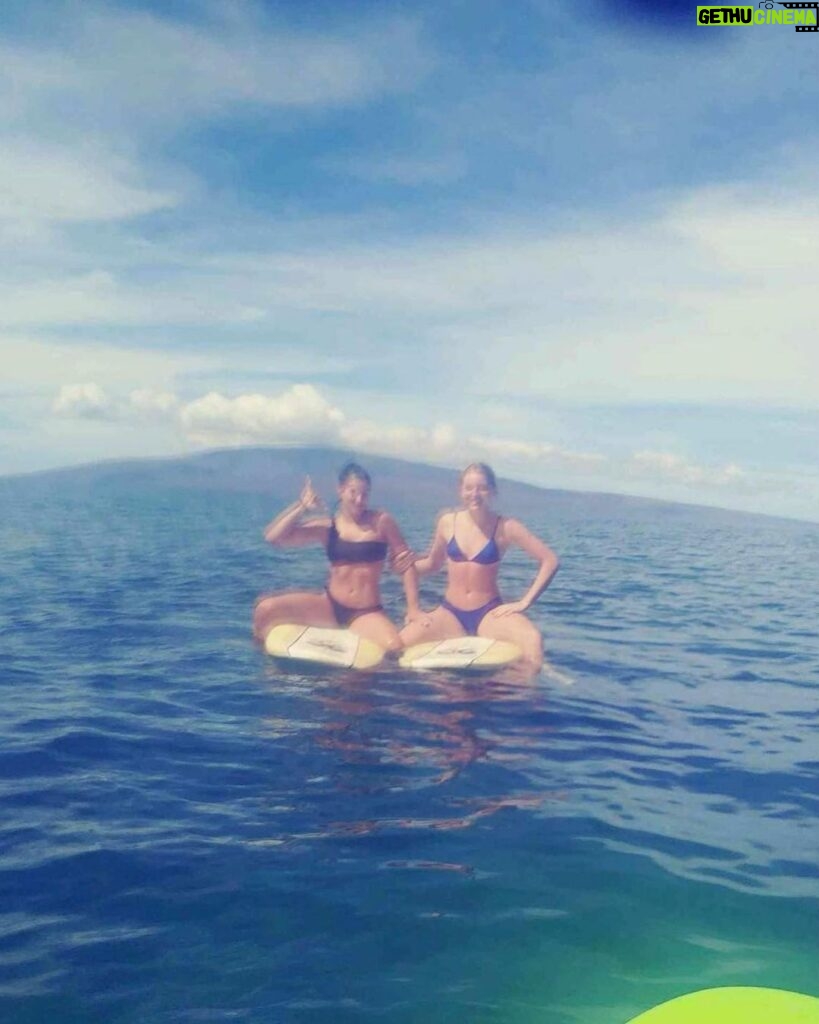 Brynn Rumfallo Instagram - my travel buddy > Lahaina, Hawaii