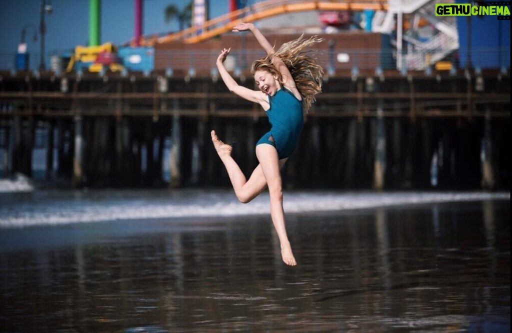 Brynn Rumfallo Instagram - It's almost the weekend😛 @flashdancephotography @fivedancewear