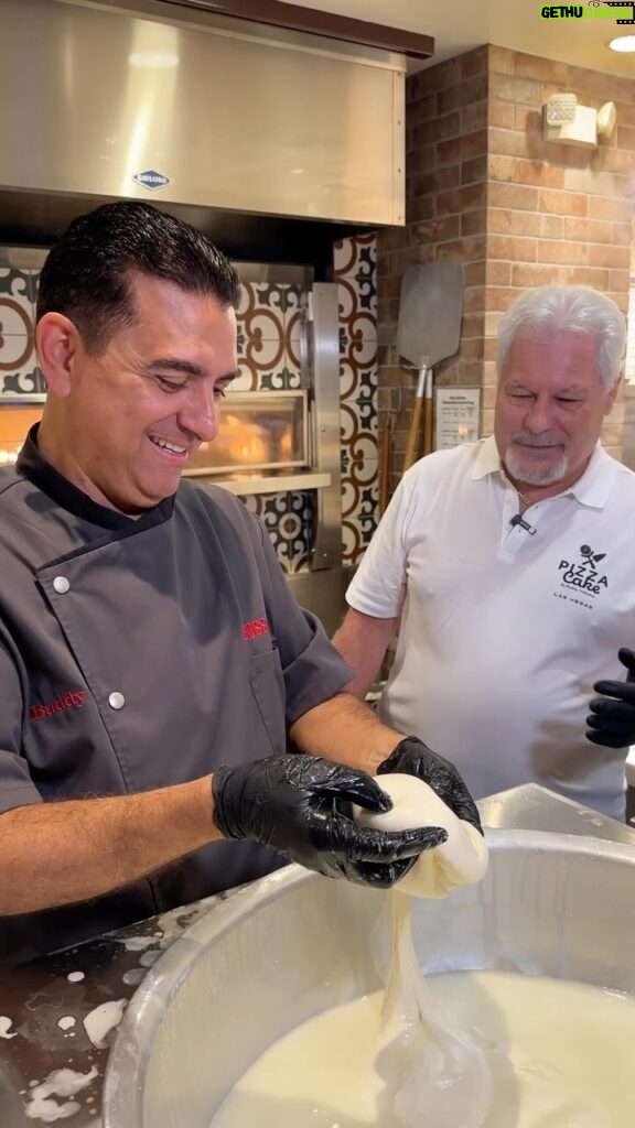 Buddy Valastro Instagram - It’s a family affair at Boss Cafe! We love our Master of Mozzarella aka father-in-law Mauro who’s always around to lend a hand! #bosscafe #buddyvalastro #freshmozzarella #mozzarellamaking #cheesepull #famiglia #alwaysthestudent #vegas #thelinq The LINQ