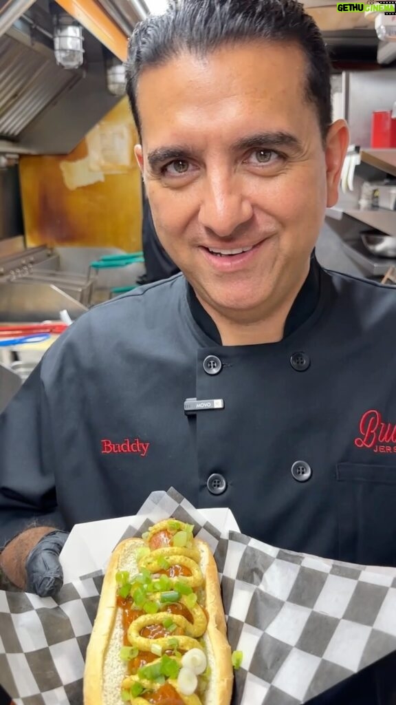 Buddy Valastro Instagram - Ever wonder what a #JerseyRipper is? Well, we’re going to show you. Don’t sleep on the OG Ripper! #jerseyeats #buddyvalastro #thelinq #linqpromenade #vegas #hotdog #deepfriedhotdogs #theog #foodtruck