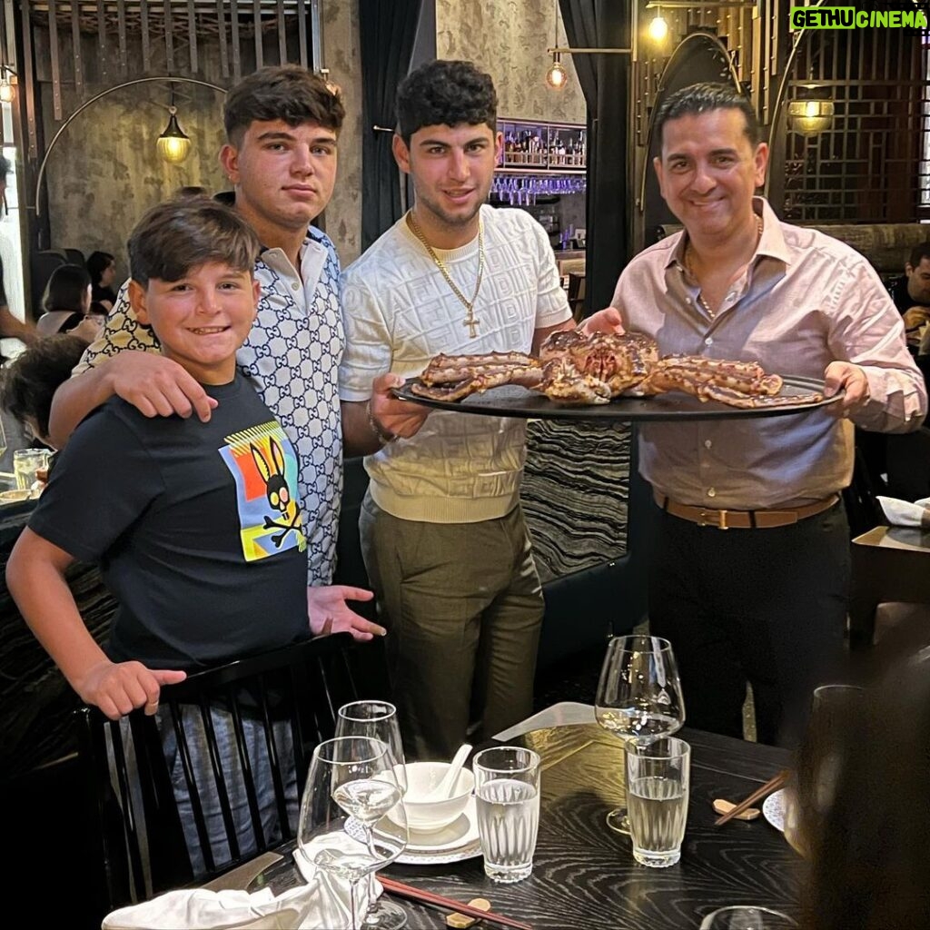 Buddy Valastro Instagram - Delicious dinner @mott32vegas with my favorite boys. Here's to family, food, and Vegas nights! #FamilyFeast #Mott32 #VegasVibes #vegas #venetianvegas Mott 32