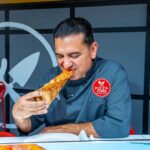 Buddy Valastro Instagram - Pizza good from the first bite to the last! #pizzacake #buddyvalastro #harrahs #lasvegas #vegasstrip #pizza #pizzalovers #pizzatime #pizzaofinstagram #openlate Las Vegas Strip