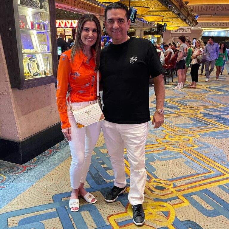 Buddy Valastro Instagram - It’s all about the memories #vacationmode #springbreak #atlantis #bahamas #atlantisbahamas Atlantis Resort Nassau, Bahamas