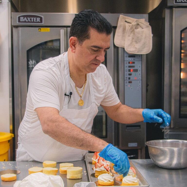 Buddy Valastro Instagram - Every moment at Carlo’s Bakery is as sweet as our frosting, especially when shared with family! 🍰💕 Tag us or use #CarlosBakery to share your heartwarming moments, and let’s bake beautiful memories together as famiglia 📸✨ #BakingWithBuddies #FamilyFun #CakeBoss