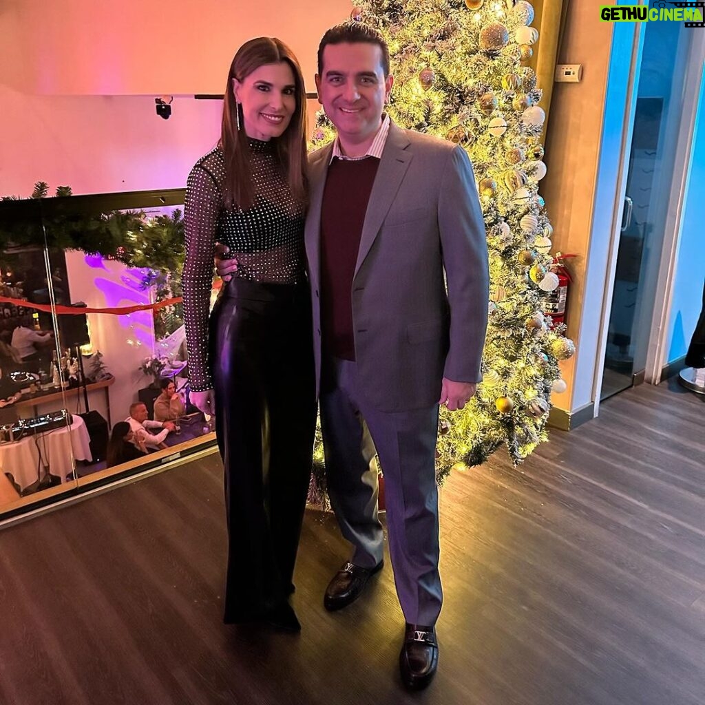 Buddy Valastro Instagram - Celebrating the holidays with my gorgeous wife! ✨🎄#HolidayCheer #Blessed