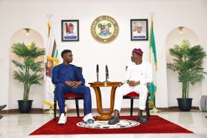 Bukayo Saka Instagram - It was great to meet and talk with His Excellency @jidesanwoolu 
Thank you for the invite 🙏🏿
