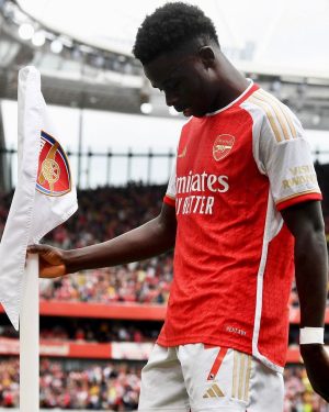 Bukayo Saka Instagram - We're back 🔴