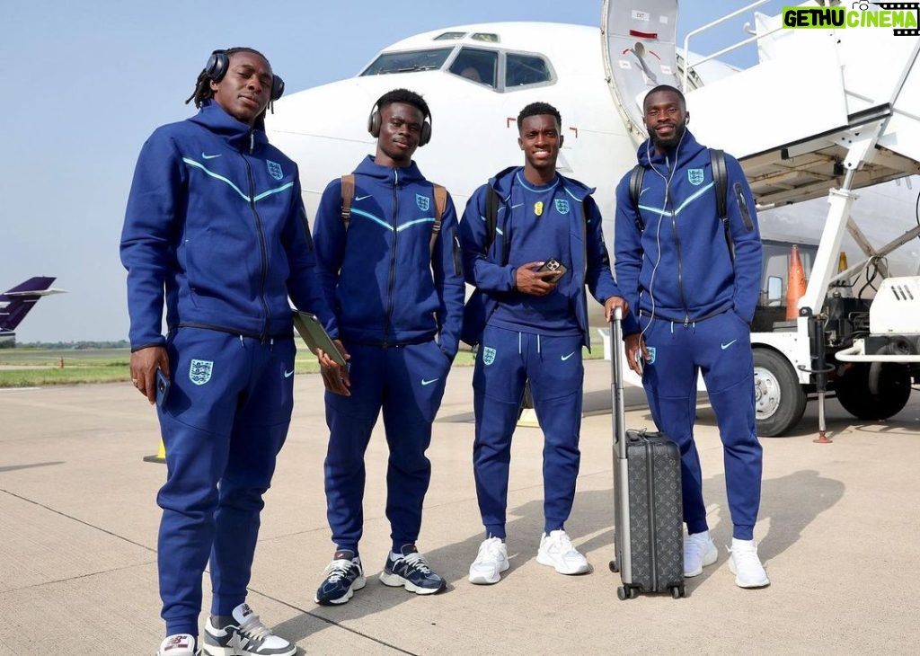 Bukayo Saka Instagram - Always an honour, until next time! 🤍🏴󠁧󠁢󠁥󠁮󠁧󠁿