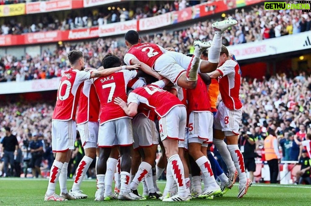 Bukayo Saka Instagram - It doesn't get much better than this! The Arsenal! 🔴 Emirates Stadium