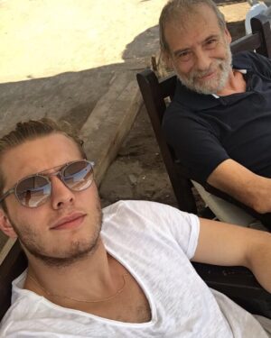 Burak Tozkoparan Instagram - abi nasil bakalim ? normal bakalim iste oglum :]] #tbt