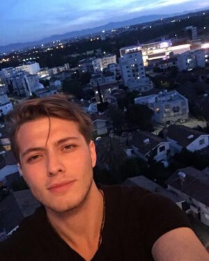 Burak Tozkoparan Instagram - 