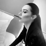 Burcu Kiratli Instagram - 💣😎 #Altınpalmiye #YılınTiyatroKadınOyuncusuÖdülü 🏆