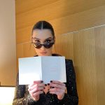 Burcu Kiratli Instagram - 💣😎 #Altınpalmiye #YılınTiyatroKadınOyuncusuÖdülü 🏆