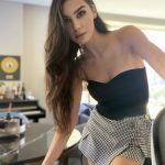 Burcu Kiratli Instagram - 🖤 #choosefavpic 😜