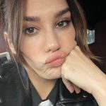 Burcu Kiratli Instagram - 💭😎🌪️✌🏻