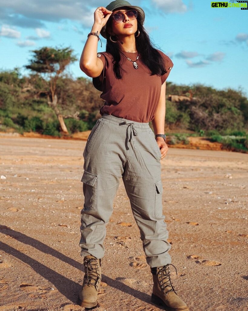 Buthaina Al Raisi Instagram - There is no place like Africa 🦋 . رسمياً وقعت غي غرام كينيا .. ما في كلمات ممكن توصف جمالها 🦋🦋🦋 Samburu National Reserve