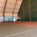 Çağla Şıkel Instagram - Seni hem sevdim hem senden nefret ettim.🎾