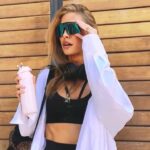 Çağla Şıkel Instagram - Aksesuar deyince benim için akan sular durur biliyorsunuz, özellikle de konu güneş gözlüğü olunca😎 Alışveriş, spor, çekim… Her ruh halime uygun güneş gözlüğü olmazsa olmaz. Sunglass Hut moduma ayak uydurmayı başarıyor. Benim favorilerim videoda, siz de alışveriş modunuzdayken bir Sunglass Hut mağazasına uğrayın bence🙋🏼‍♀️ #findeveryshadeofyou @sunglasshut #işbirliği