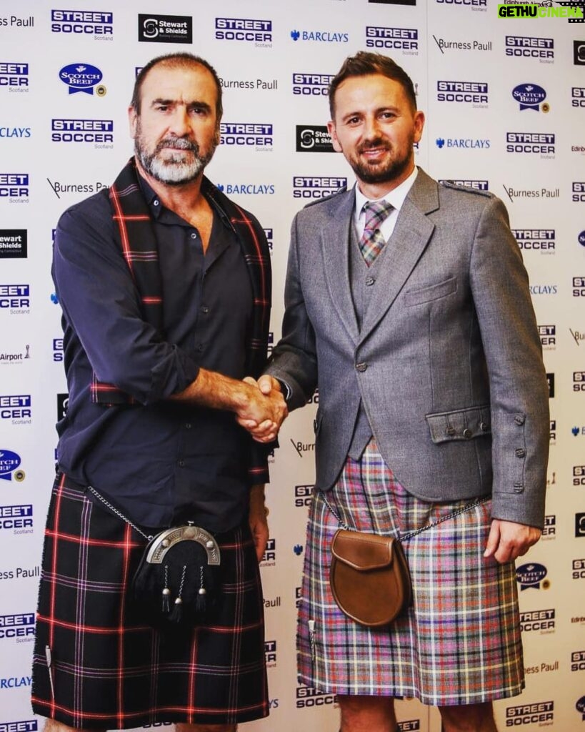 Éric Cantona Instagram - Who’s that guy with David Duke? #streetsoccerscotland #commongoal