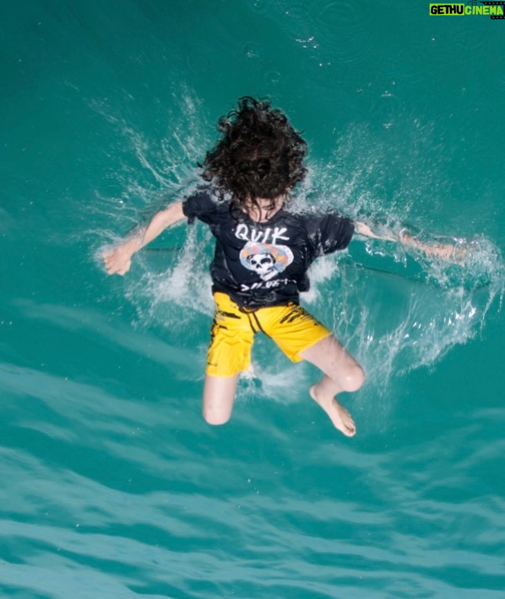 Éric Cantona Instagram - Born to be alive #emir #flying #ocean