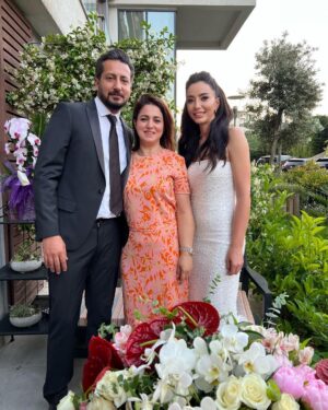 Öykü Gürman Instagram - Bu şahane fotoğraflar için teşekkür ederiz canım @nilgunkara ❤️🙏🏼🧿 
Ne güzel anlar yaşadık hep birlikte.  #aileherşeydir❤️