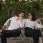 Özge Gürel Instagram - Kapı önücülük valla Trakya’da gelenek, az kaldı ikna edicem @serkancayoglu 😂🙈 İyi Bayramlar ♥️ Ayrıca son foto 🌸