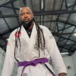 C4 Pedro Instagram – MEU JIU-JITSU É GRACIE BARRA 

Quando decidires testar a minha faixa, lembra-te do seguinte: Há um HOMEM LUTADOR por trás dela 

Treino de segunda a sexta-feira 

É muito mais fácil julgar as minhas graduações do que a minha raça. Por isso é que te posso dizer com a maior das convicções, que a luta só termina quando eu venço 

Muito longe dos meus objetivos, mas muito mais distante daquilo que já não sou 

___________
@gb_angola 🔺