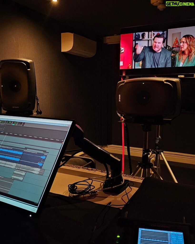 Şahan Gökbakar Instagram - Erdal ile Ece final ses mix. Haftasonu demeden çalışıyoruz. 23 Şubat'ta sinemalardayiz...